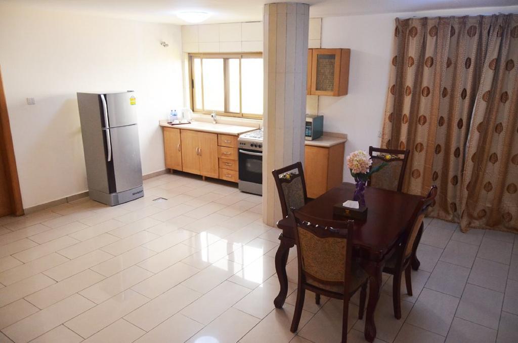 Mensvic Grand Hotel Accra Værelse billede